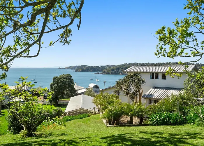 Oneroa Bay View Apartment